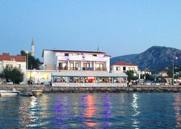 Rota Otel & Restaurant ホテル カラブルン