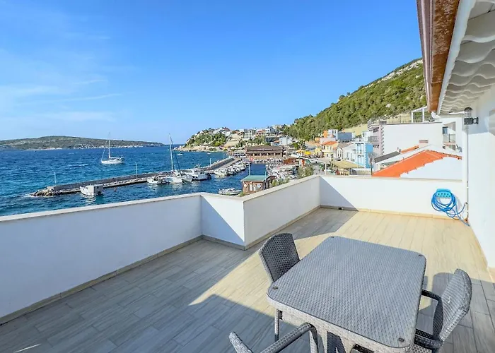 Hotel Rota Otel & Restaurant 2*