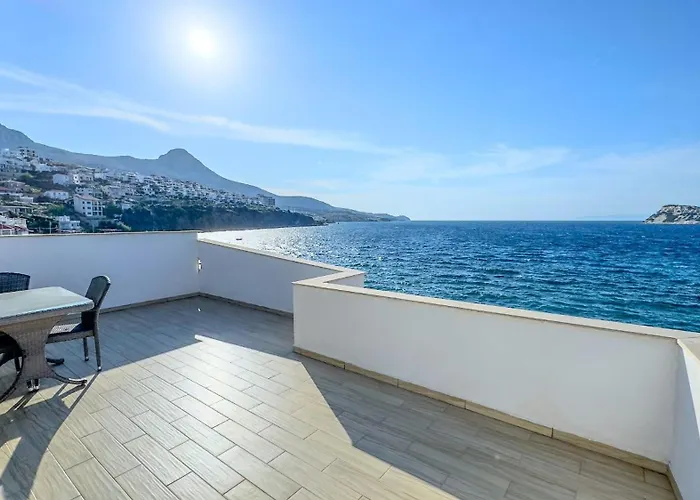 Rota Otel & Restaurant ホテル 2*