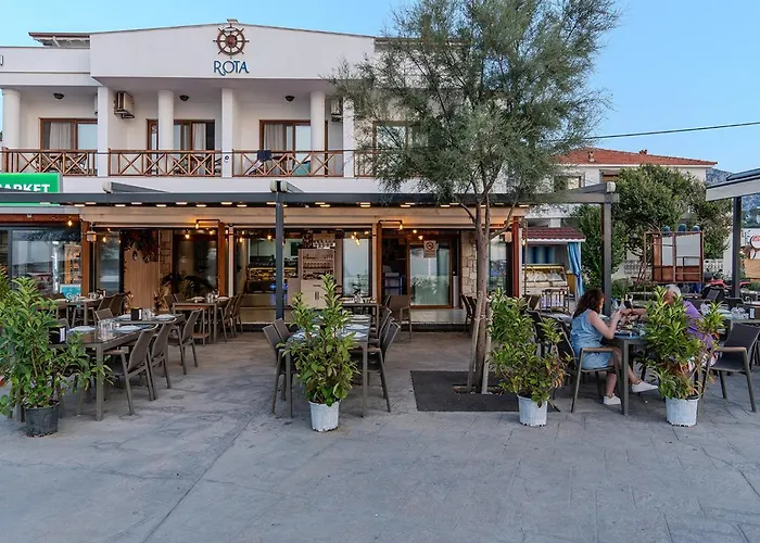 Rota Otel & Restaurant ホテル カラブルン