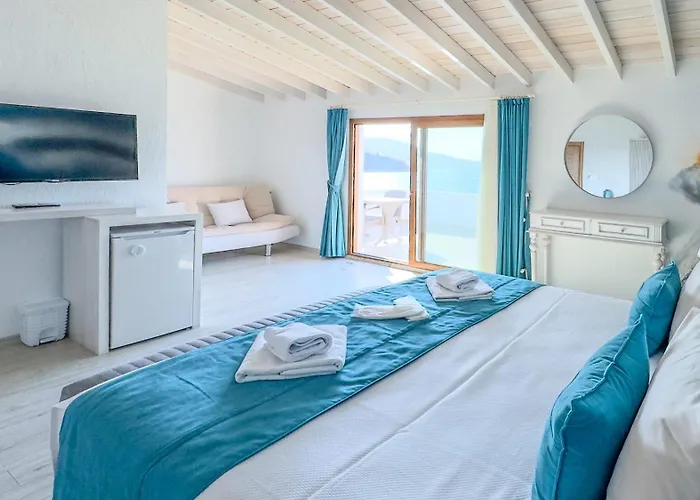 ホテル Rota Otel & Restaurant カラブルン