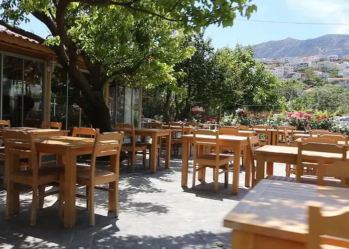 Rota Otel & Restaurant 2*