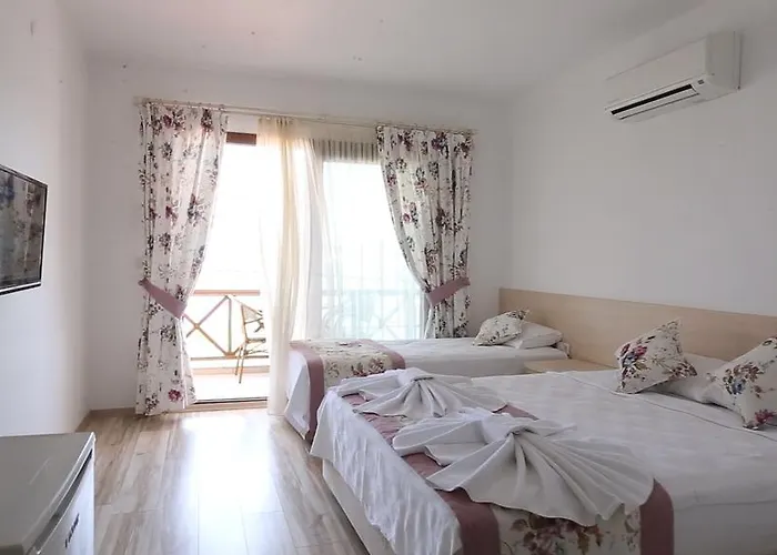 Rota Otel & Restaurant カラブルン